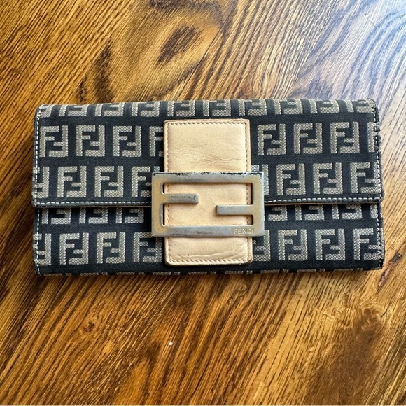 ⏰LAST CHANCE⏰ Fendi Zucca FF Logo Leather & Canvas Continental Wallet - Picture 1 of 13